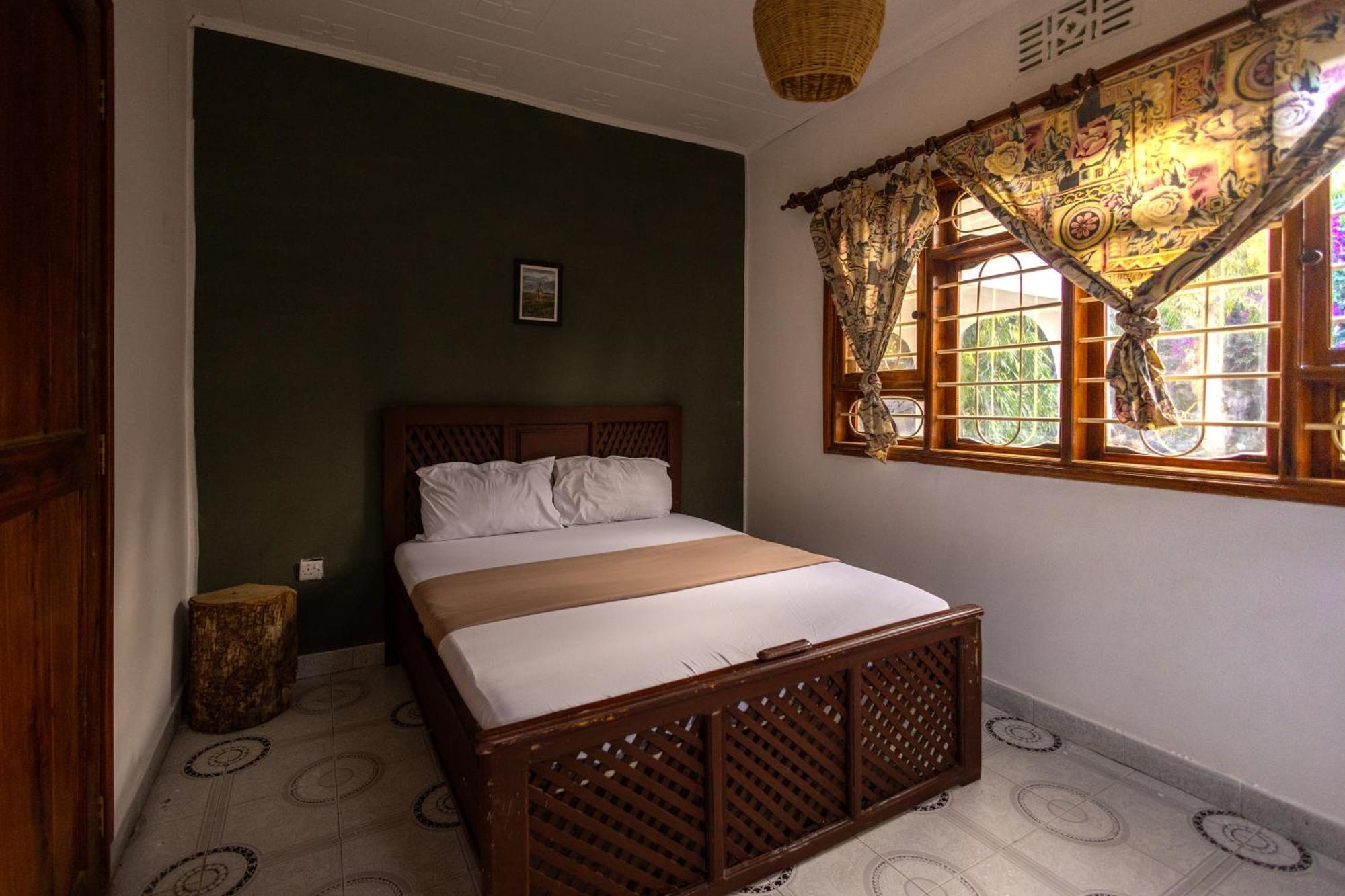 Safari Adventures-House Bed & Breakfast Arusha Exterior photo